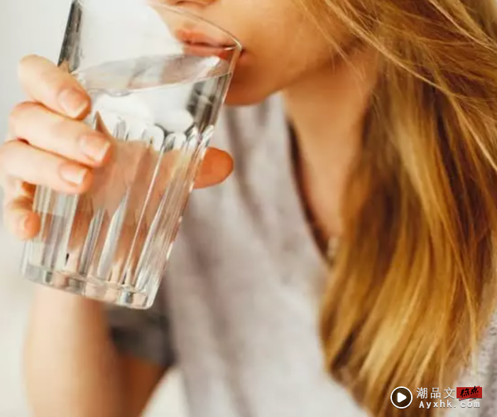 健康｜最伤身的4种水，别小看喝过期水的危害！ 更多热点 图2张